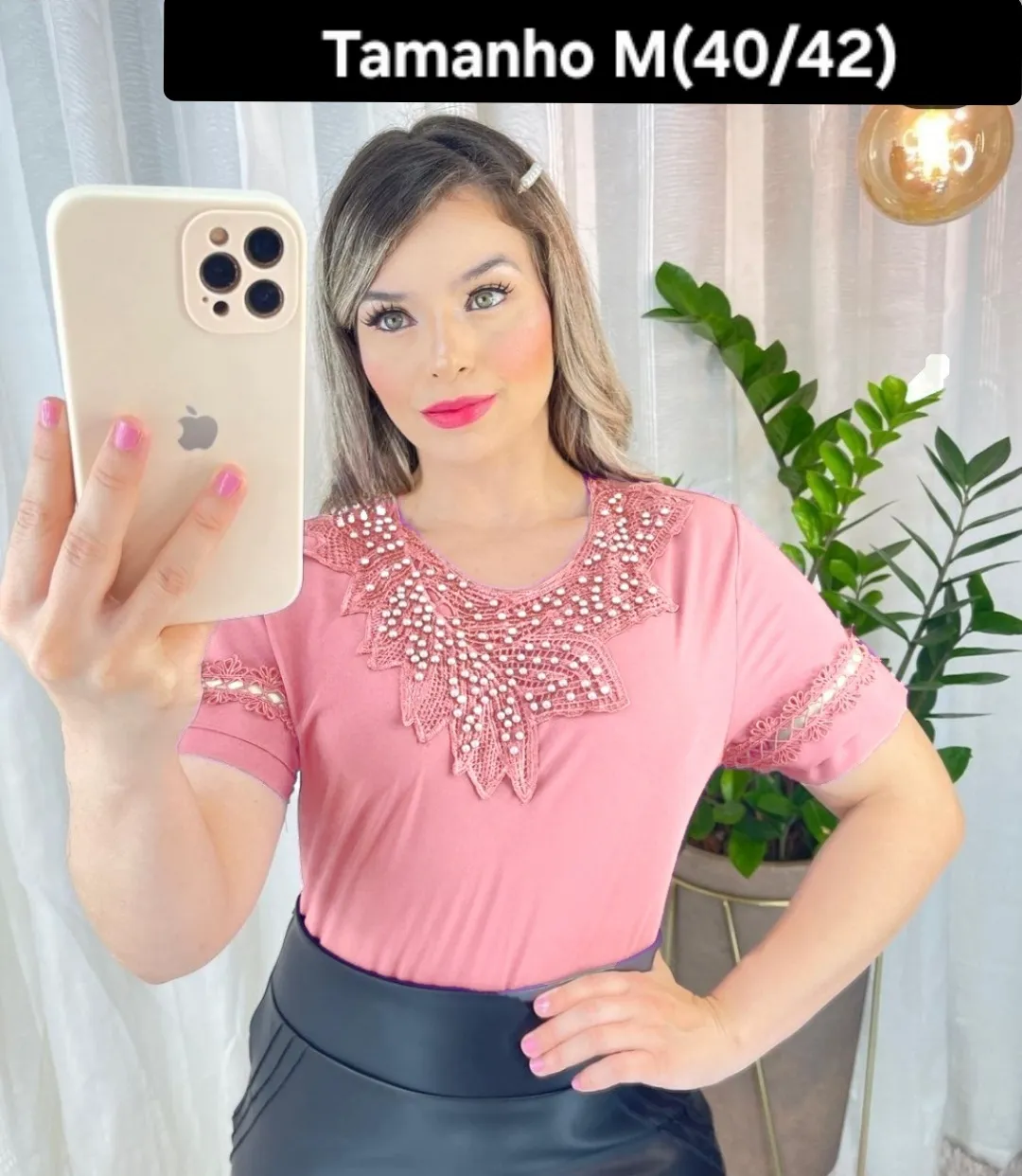 Blusa Manga curta (detalhes em bijuterias)
